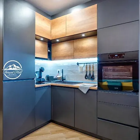 Forest Hill Apartment *